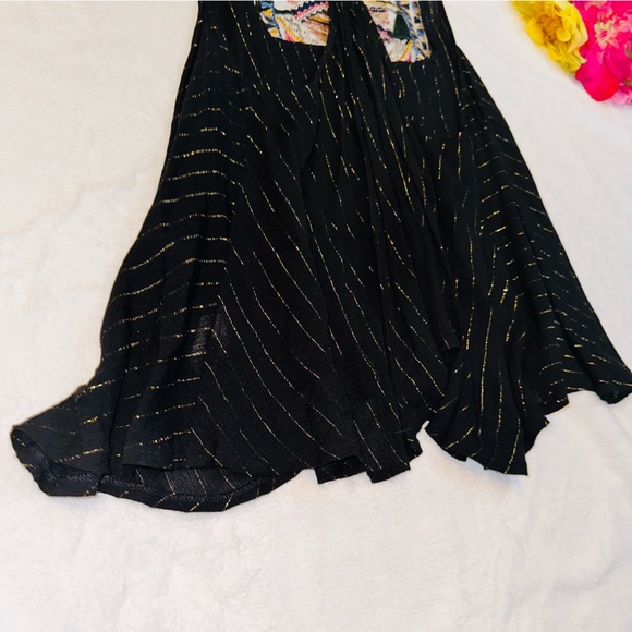 Embroidered tassels top - Picture 5 of 10